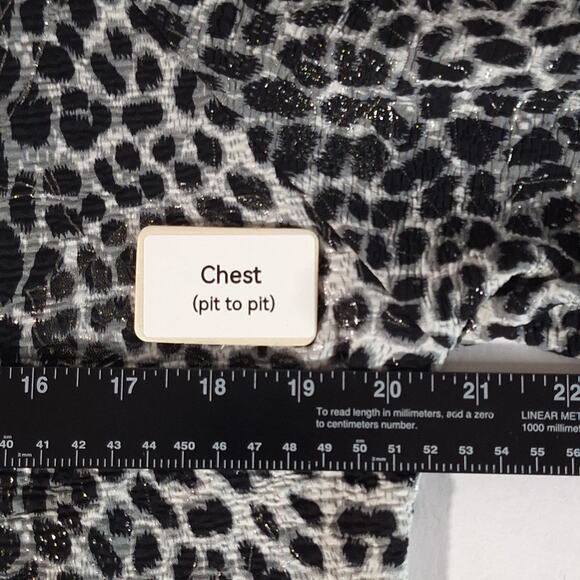 Chico’s Women's L/12-14 Cardigan Black & White Animal Print Open Tie-Front - Picture 11 of 13